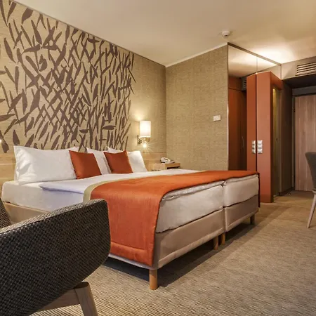 Hotel Ensana Thermal Aqua 4*